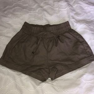 Super cute off gray linen shorts